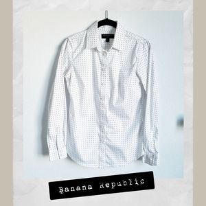 Banana Republic Factory Tailored Button Down, Size 2, White w/Black Polka Dots